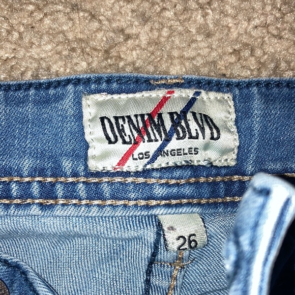 Denim blvd jean shorts - Picture 2 of 3